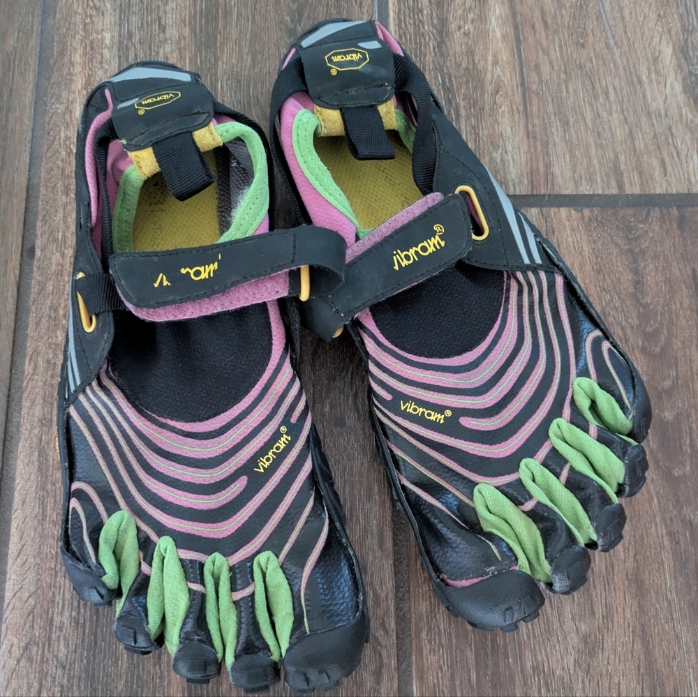 Vibram FiveFingers Size 39, 8.5 Striped Toe Shoes Pink, Green spiridon